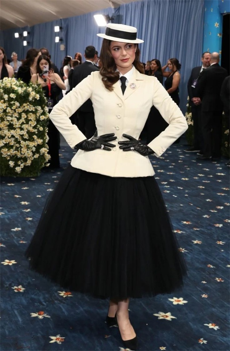 White Women Office Suits Skirt - огляд і ціна Women Formal Wear With Skirt