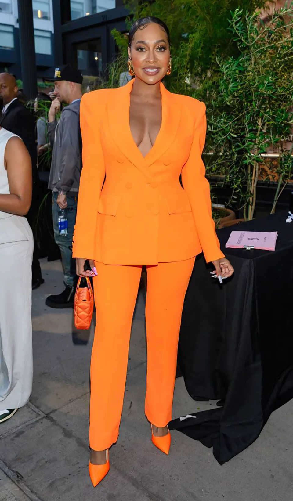 Customized Orange Spring Women - огляд і ціна Women Formal Wear Designers